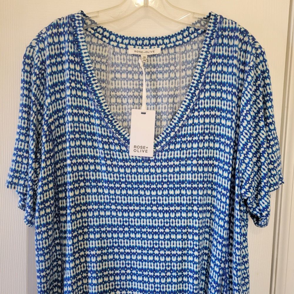 Rose + Olive Blue Geometric Ikat Print V-Neck Top Plus Size 2X NWT - Picture 3 of 16